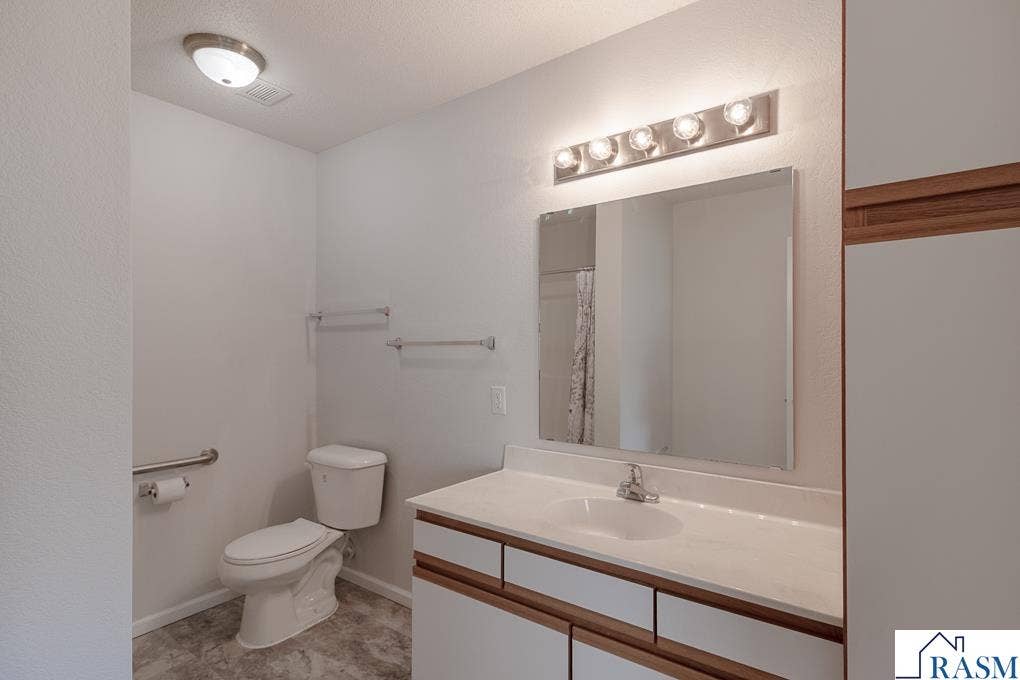 108 Gull Path, Mankato, MN 56001