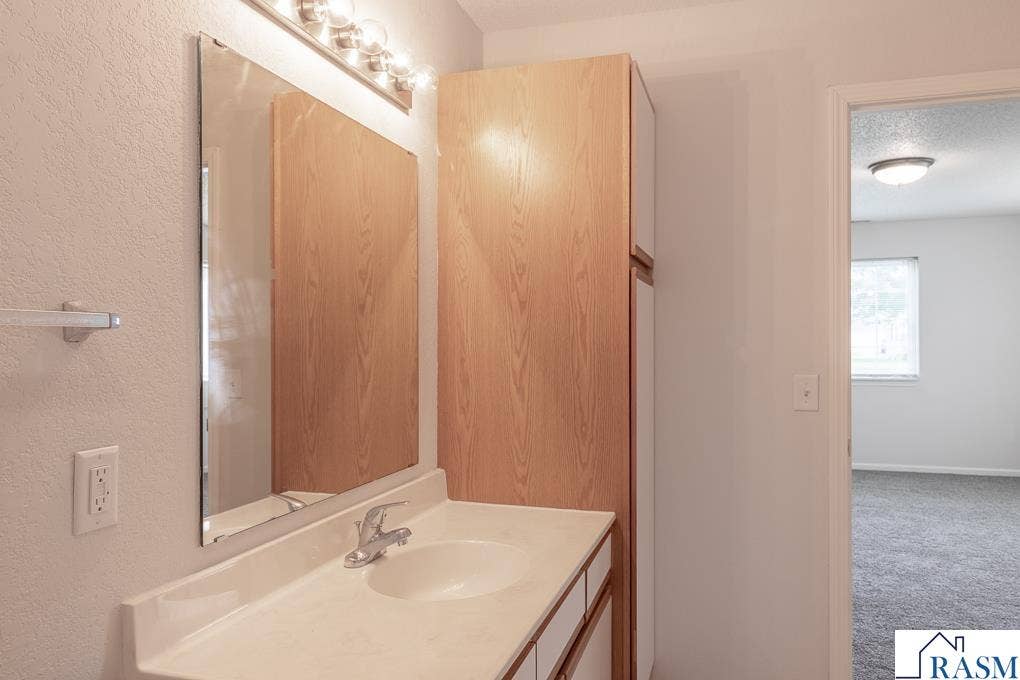 108 Gull Path, Mankato, MN 56001