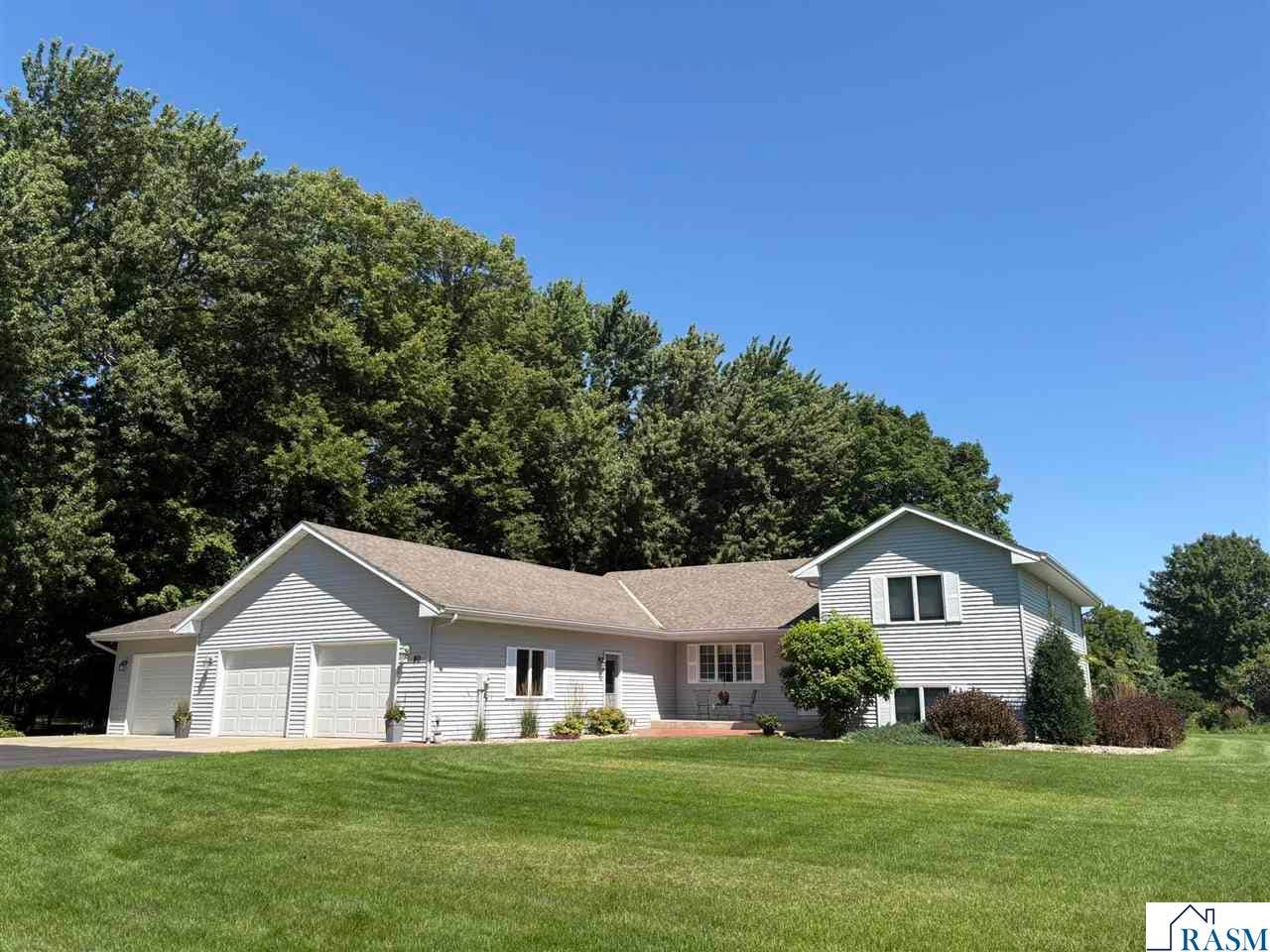 80 Canterbury Court, Mankato, MN 56001