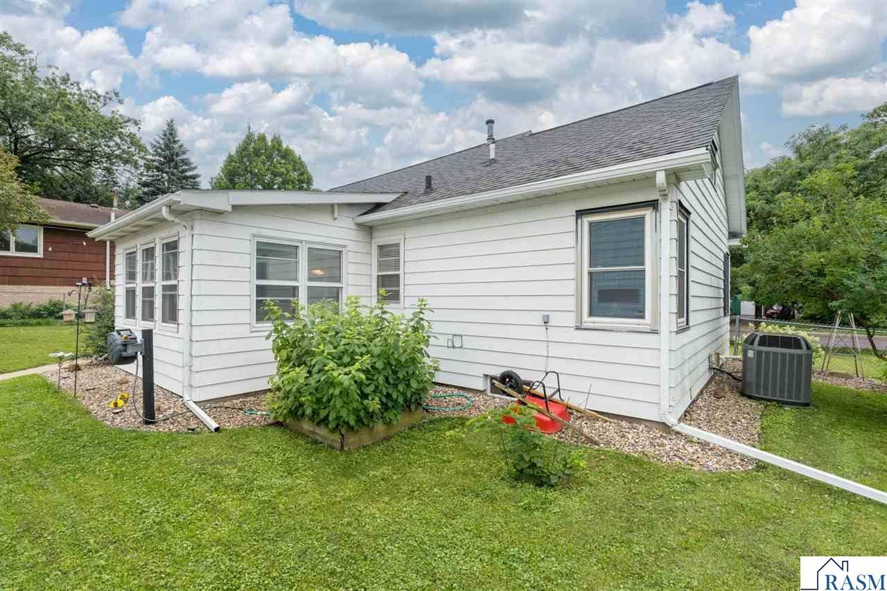1211 Carney Avenue, Mankato, MN 56001