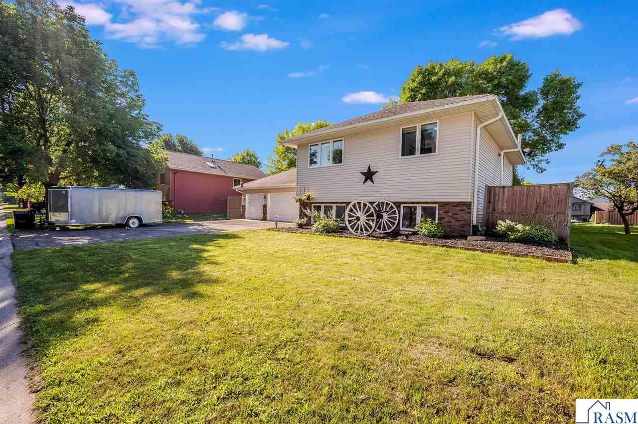 1735 N Orchid Drive, North Mankato, MN 56001