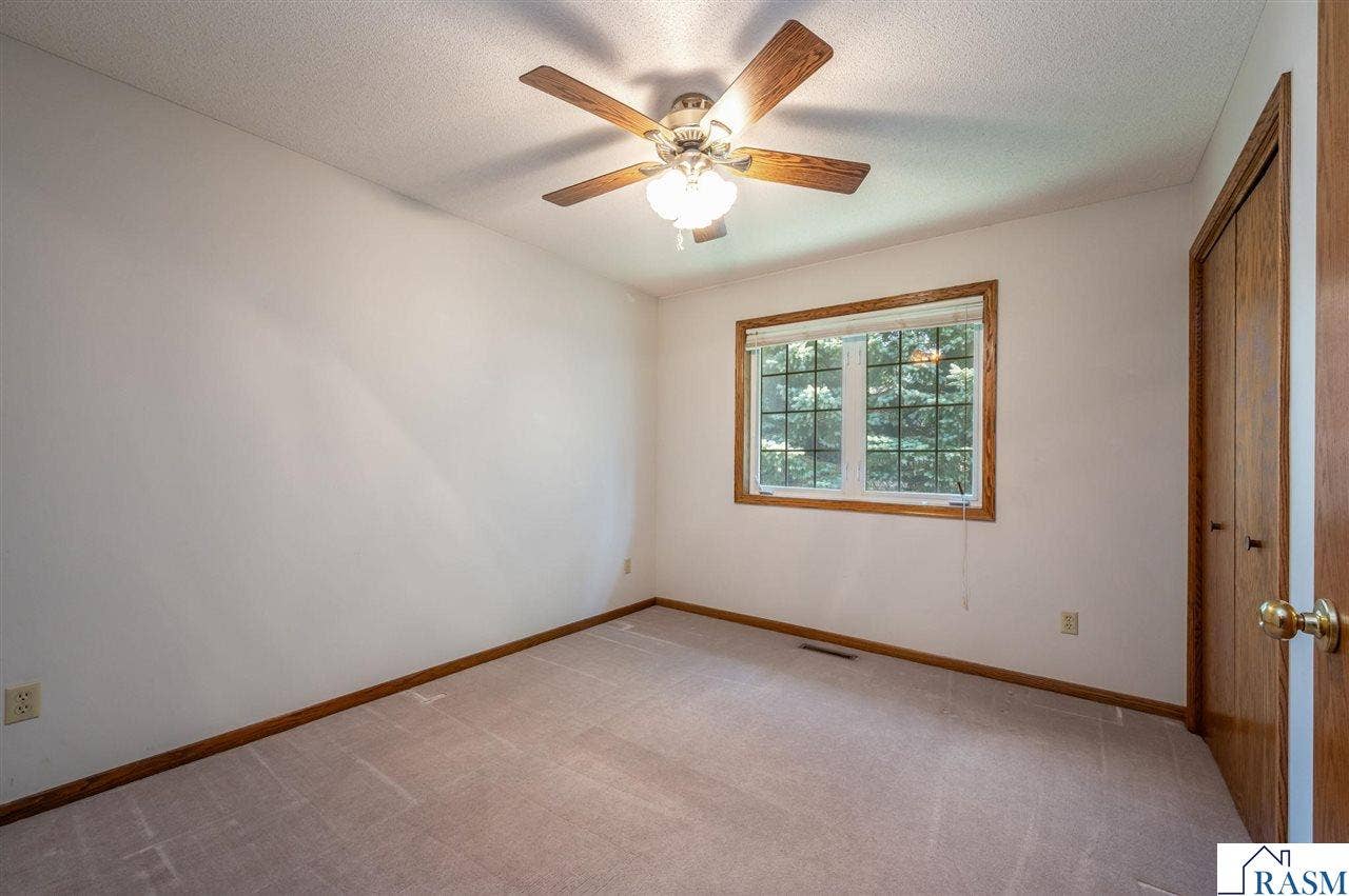 19 La Mar Court, North Mankato, MN 56003