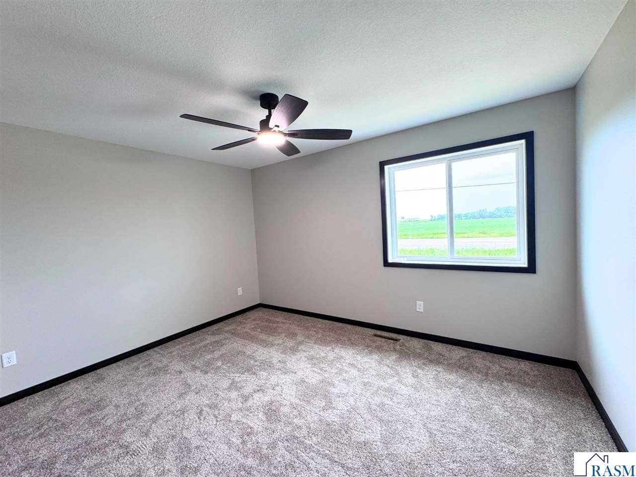 3204 Scotch Lane, Mankato, MN 56001