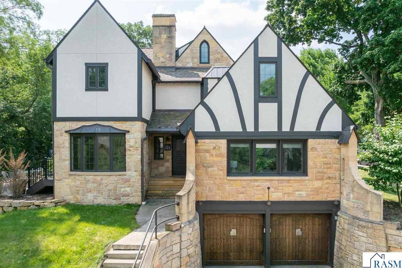 111 Dell Avenue, Mankato, MN 56001