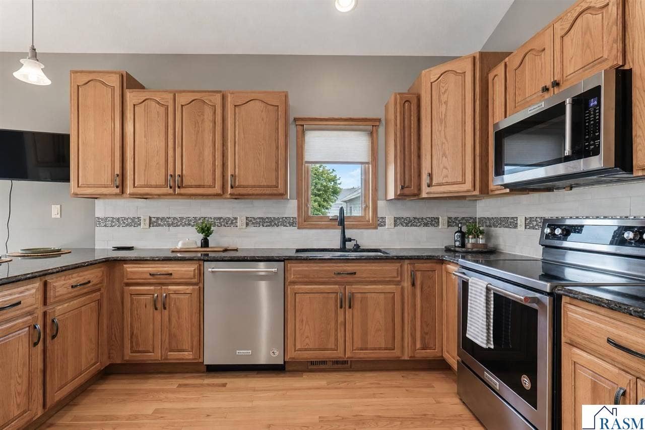 109 Cougar Drive, Mankato, MN 56001
