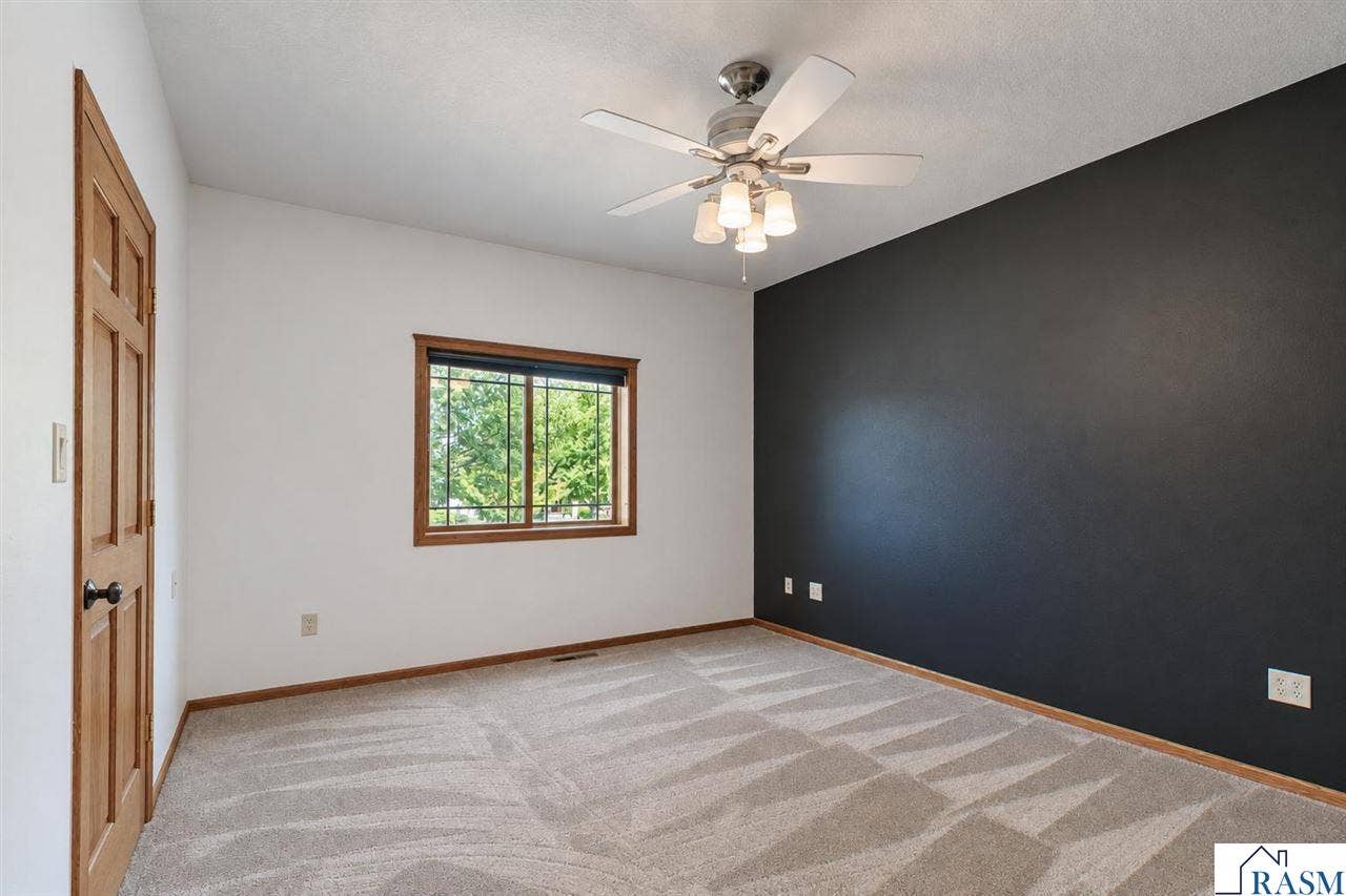109 Cougar Drive, Mankato, MN 56001