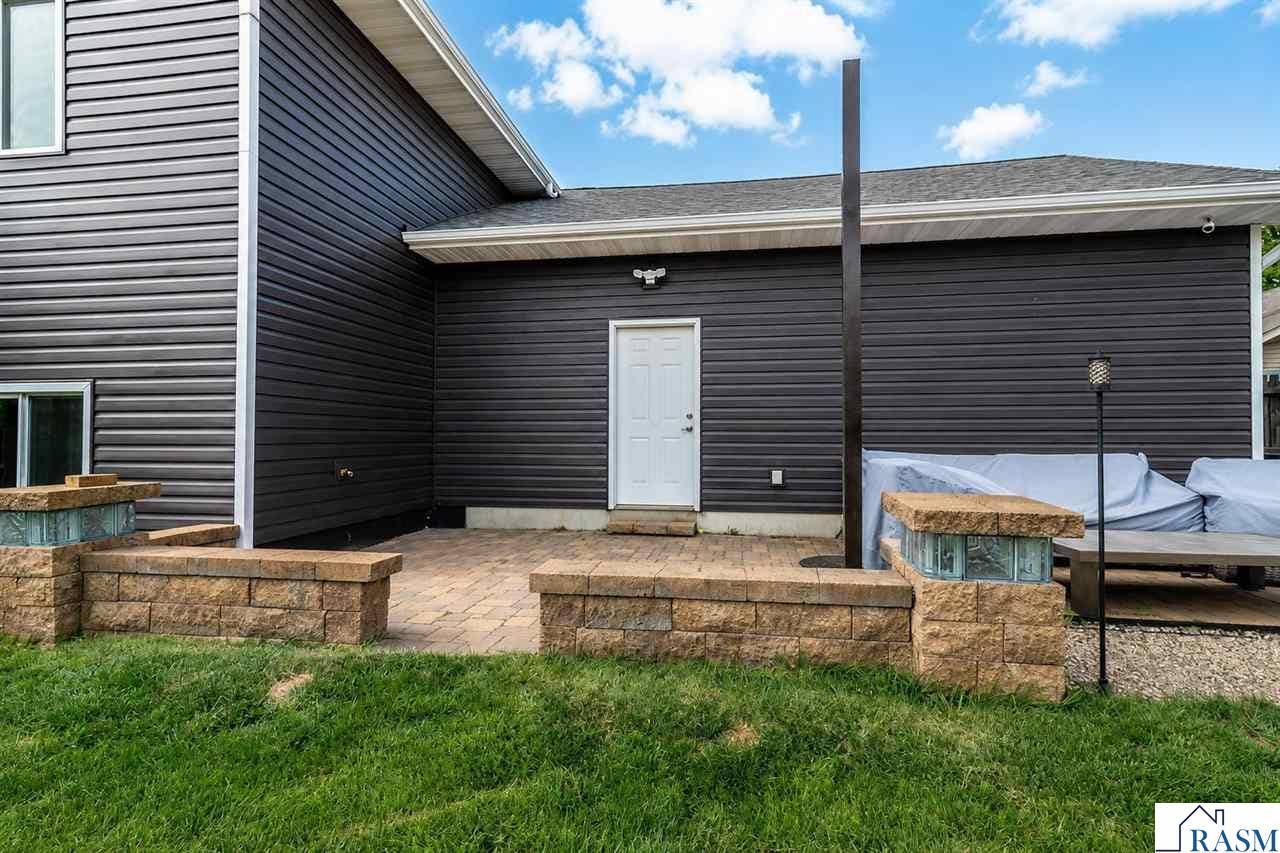 109 Cougar Drive, Mankato, MN 56001