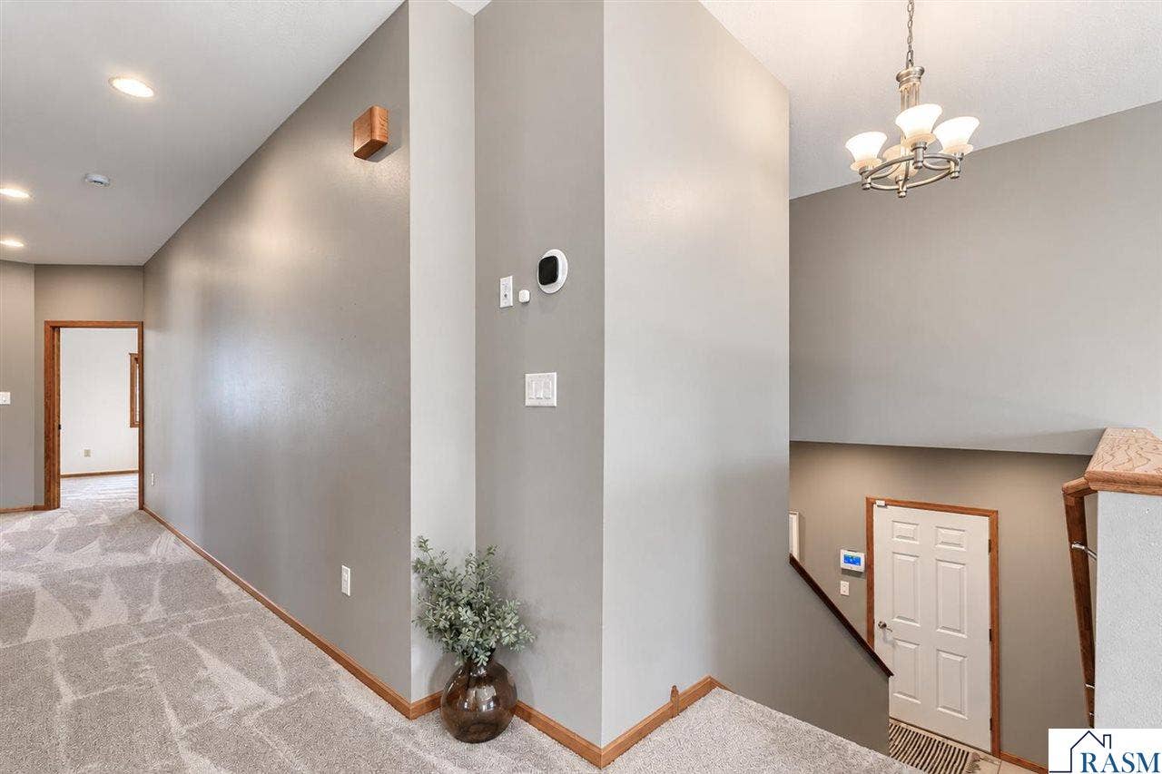 109 Cougar Drive, Mankato, MN 56001
