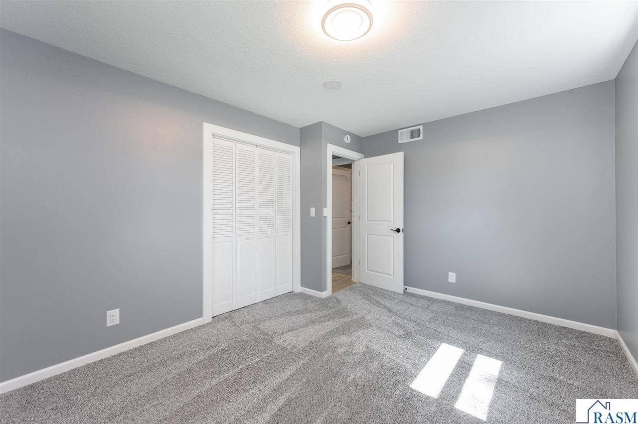 300 Viking Drive, Mankato, MN 56001