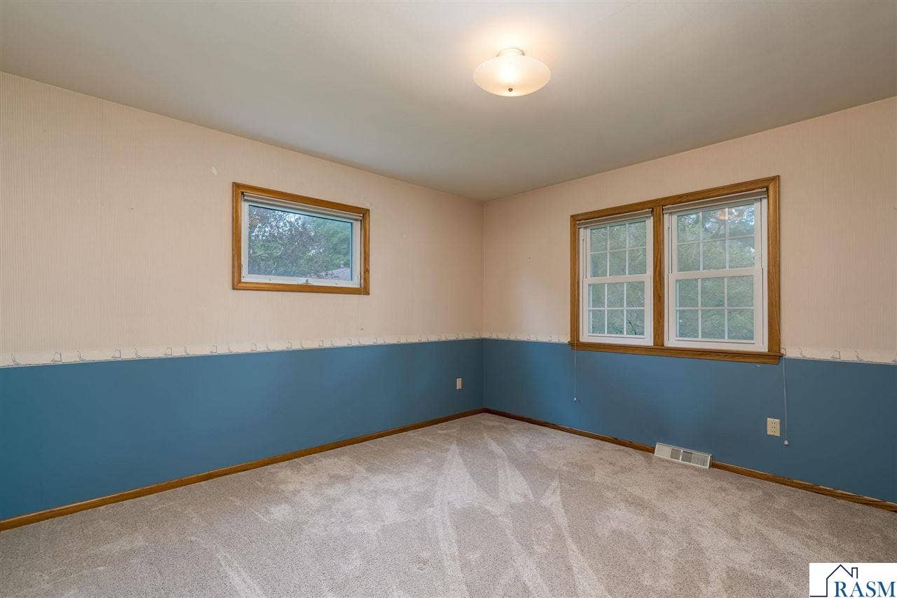 214 Clover Lane, Mankato, MN 56001