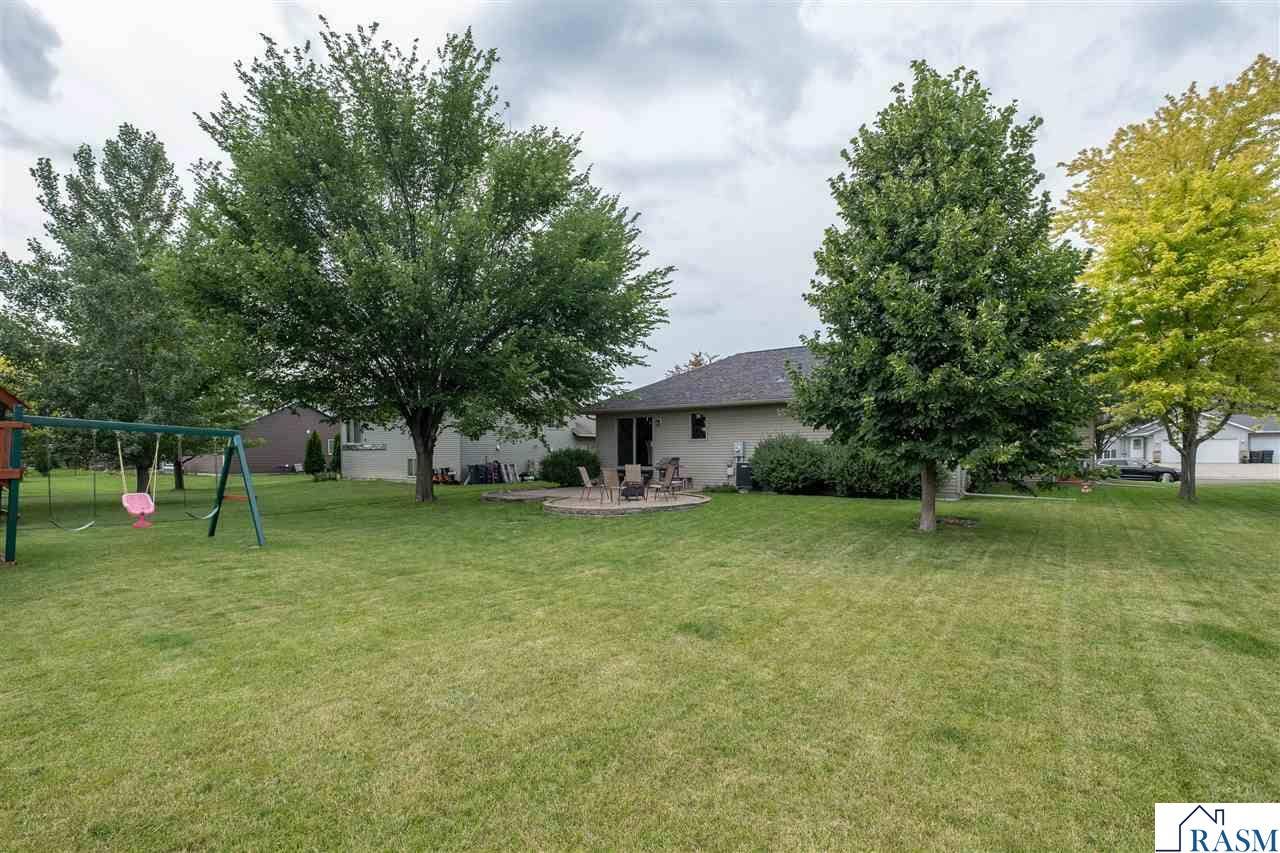 240 Grovebrook Circle, Mankato, MN 56001