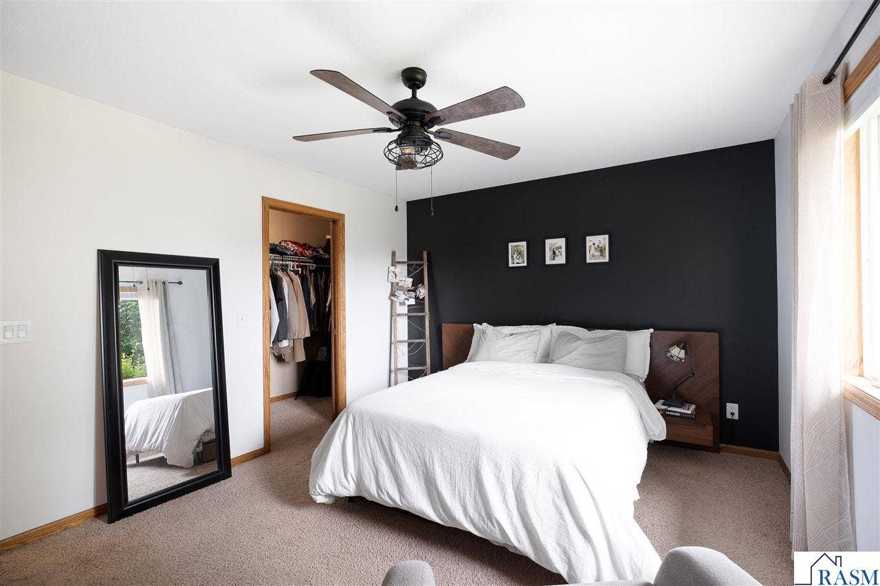 240 Grovebrook Circle, Mankato, MN 56001