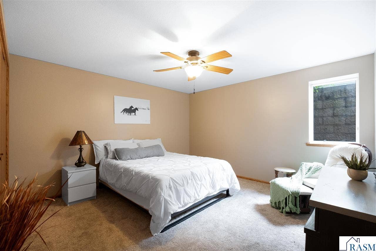 240 Grovebrook Circle, Mankato, MN 56001