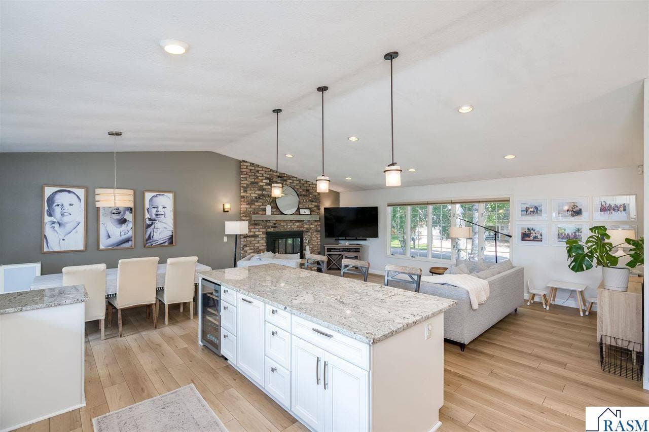 40 North Hill Court, Mankato, MN 56001