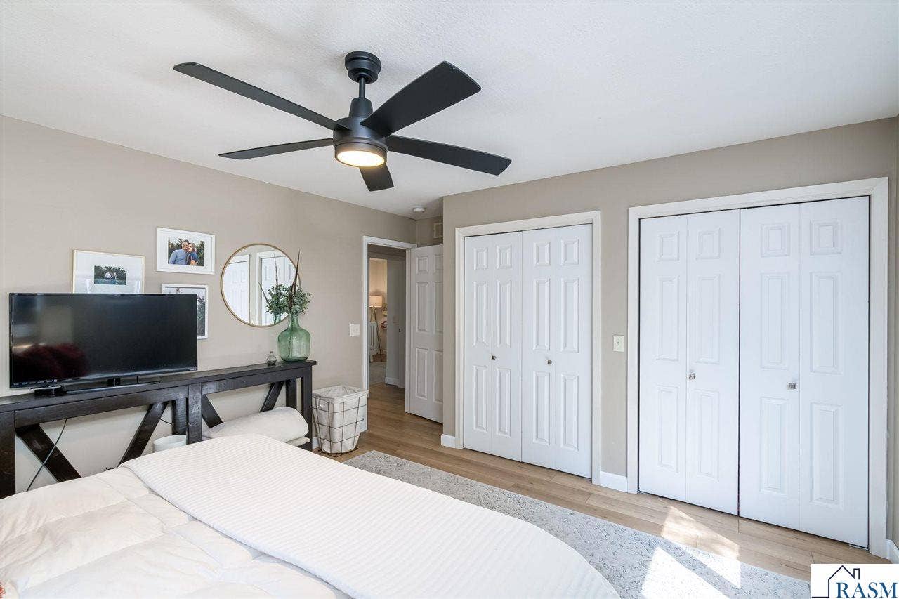 40 North Hill Court, Mankato, MN 56001