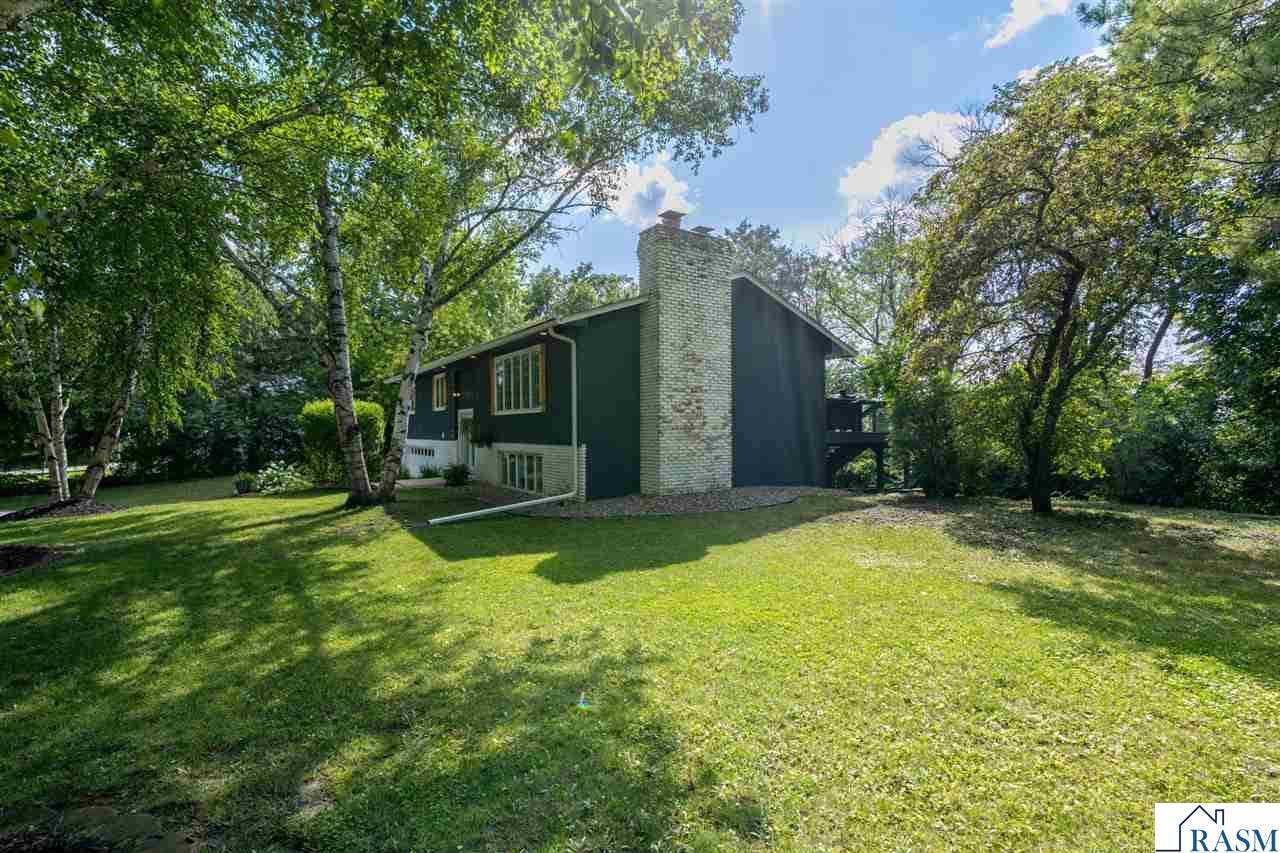 40 North Hill Court, Mankato, MN 56001