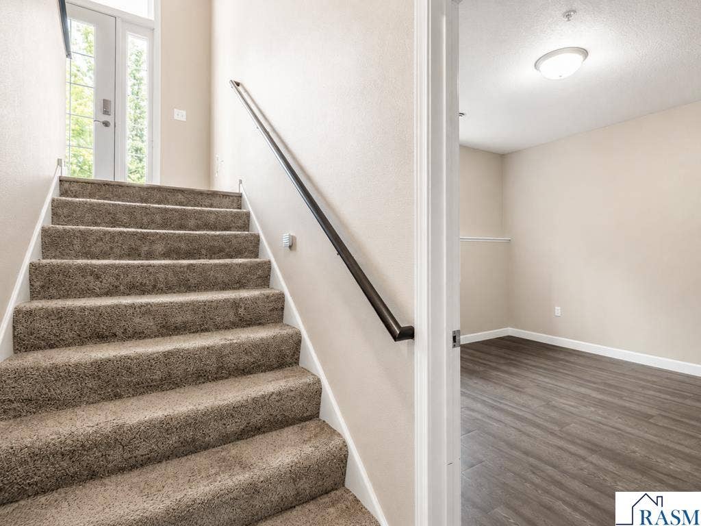 3049 Bluestem Trail, Mankato, MN 56001