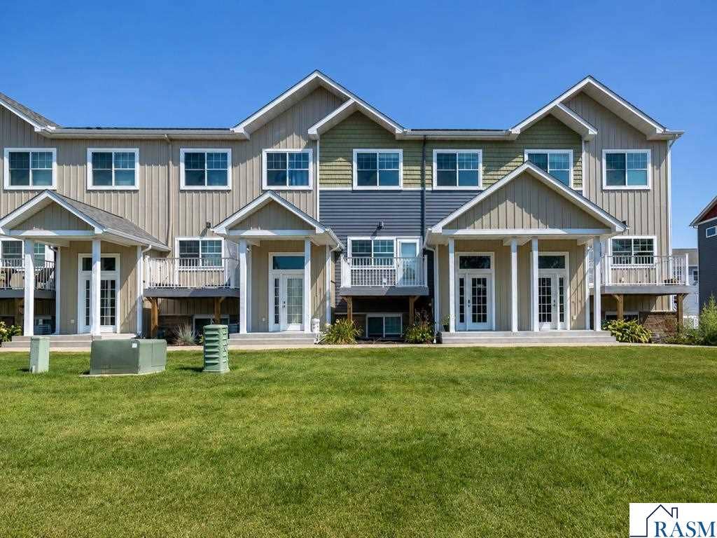 3049 Bluestem Trail, Mankato, MN 56001