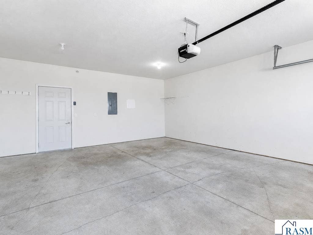 3049 Bluestem Trail, Mankato, MN 56001