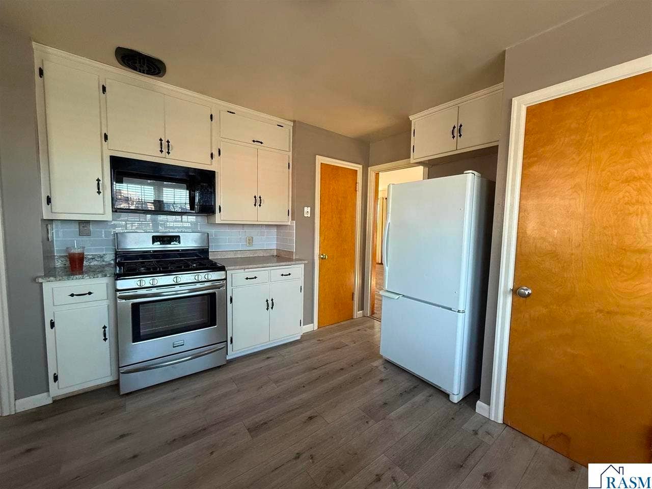 1219 E Main Street, Mankato, MN 56001
