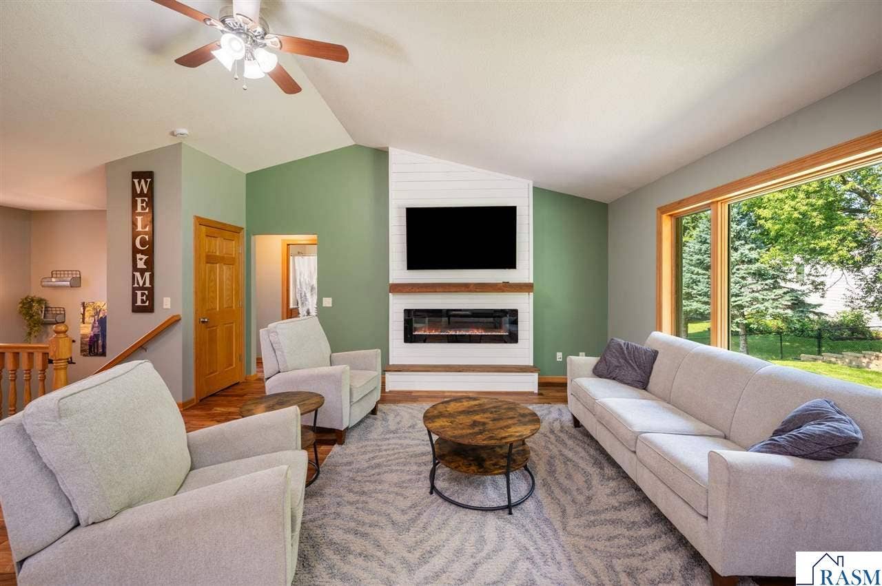 105 Hidden Oaks Circle, Mankato, MN 56001