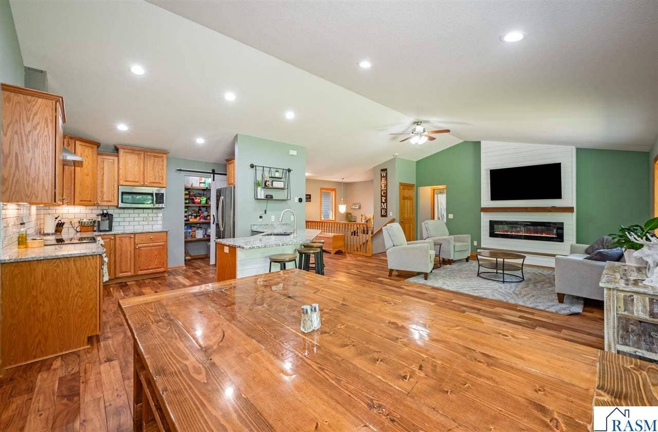 105 Hidden Oaks Circle, Mankato, MN 56001
