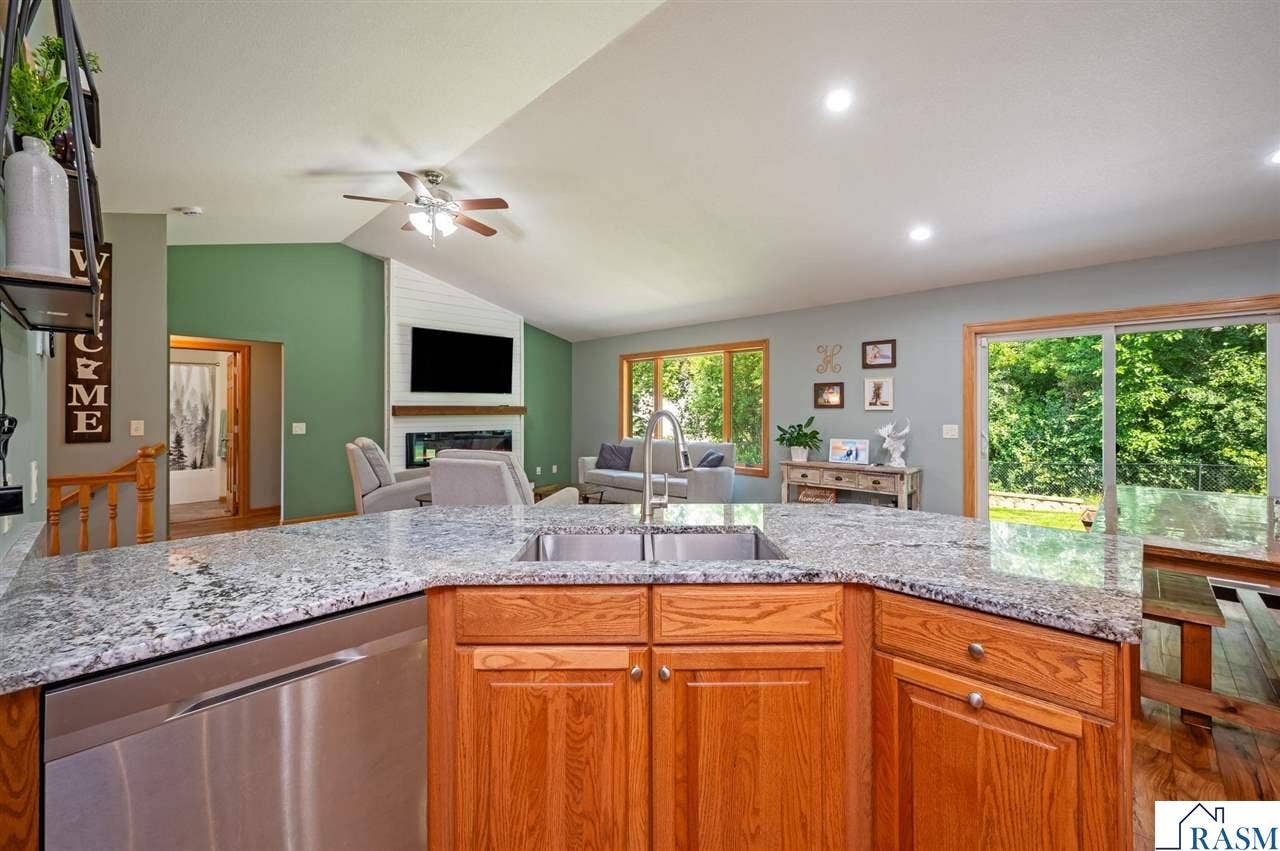 105 Hidden Oaks Circle, Mankato, MN 56001