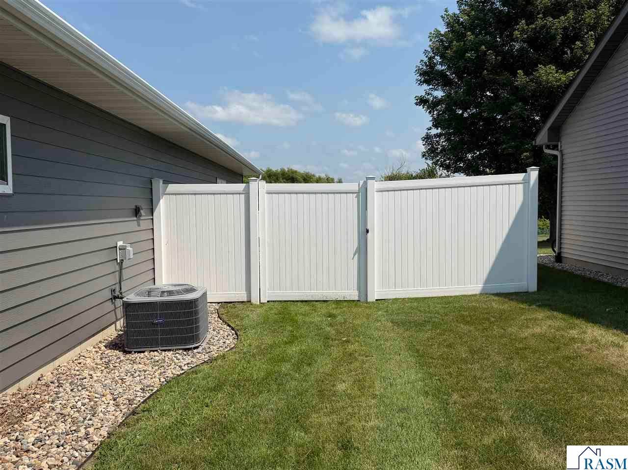 1122 Crystal Lake Drive, Lake Crystal, MN 56055-2410