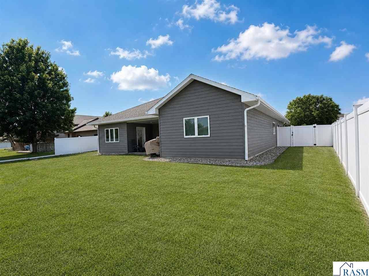 1122 Crystal Lake Drive, Lake Crystal, MN 56055-2410