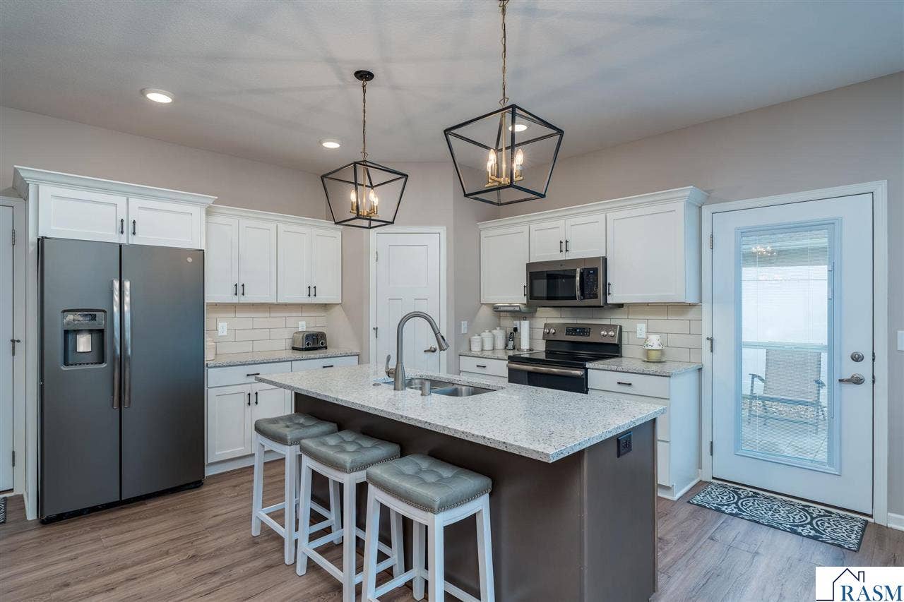 3118 Prairie Rose Drive, Mankato, MN 56001
