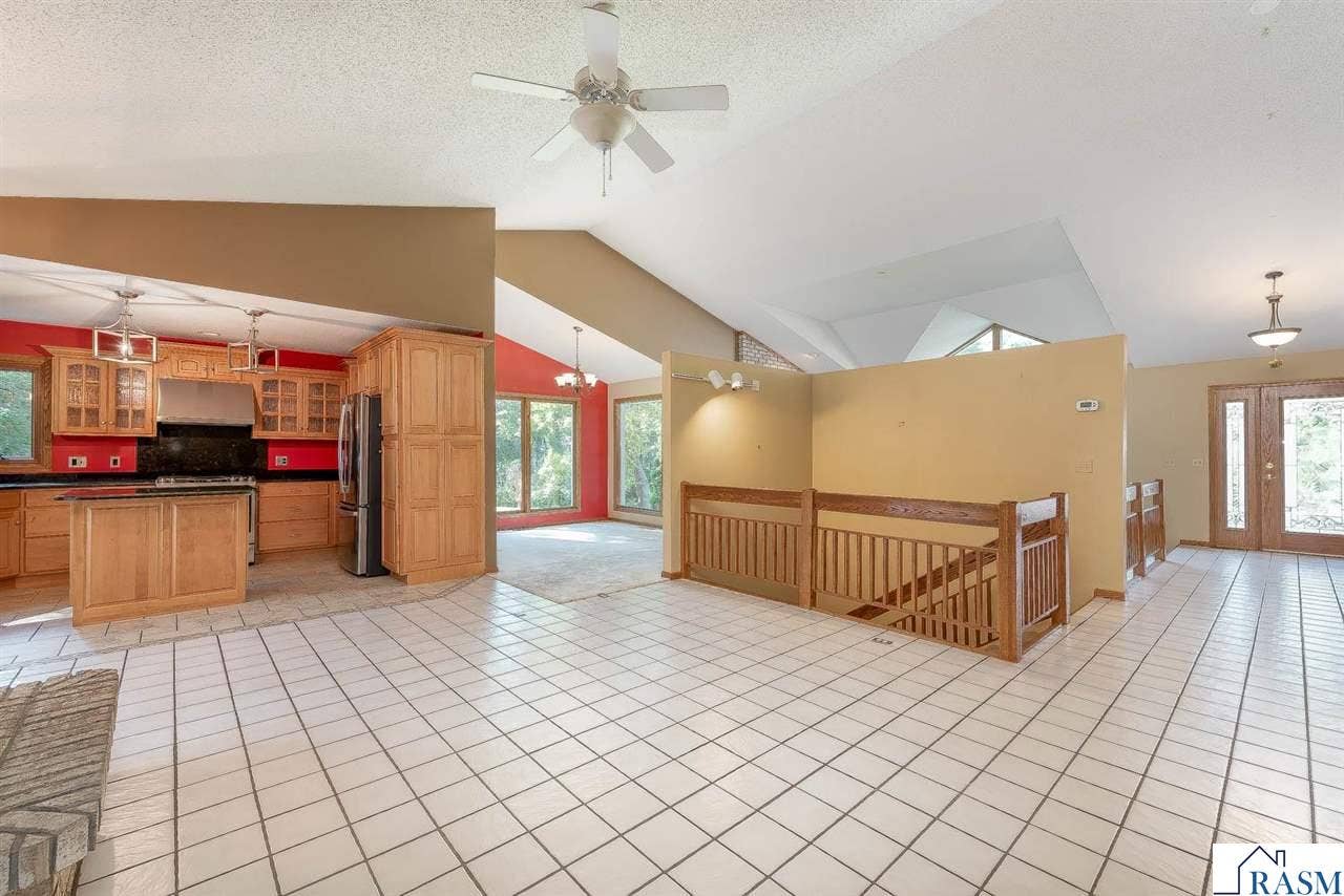 200 Greenwood Drive, Mankato, MN 56001
