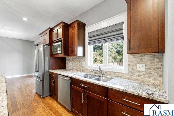 317 Oak Marsh Drive, Mankato, MN 56001