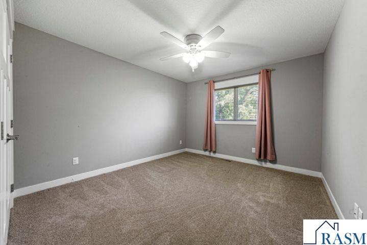 317 Oak Marsh Drive, Mankato, MN 56001