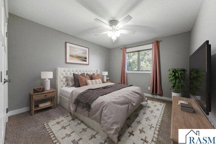 317 Oak Marsh Drive, Mankato, MN 56001