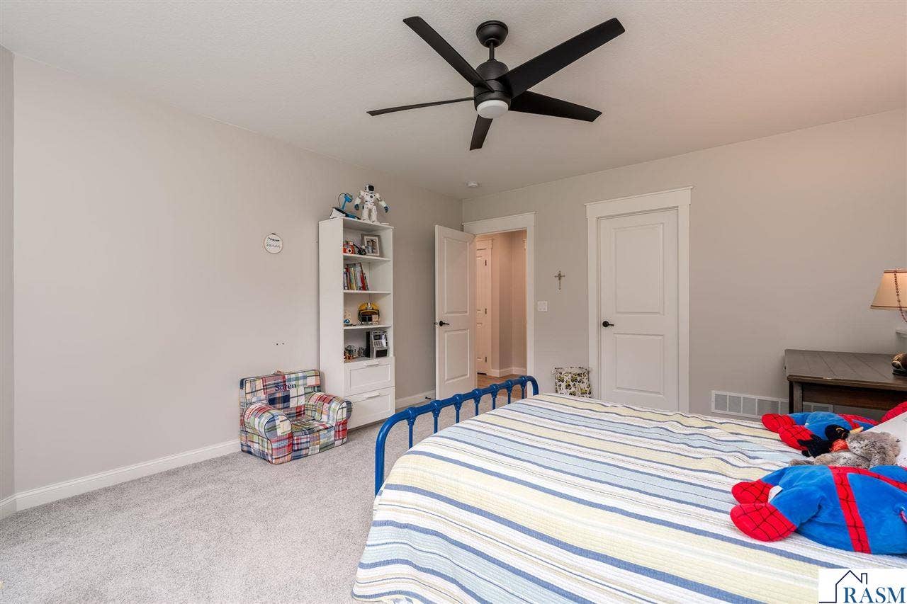 1005 Applewood Court, Mankato, MN 56001
