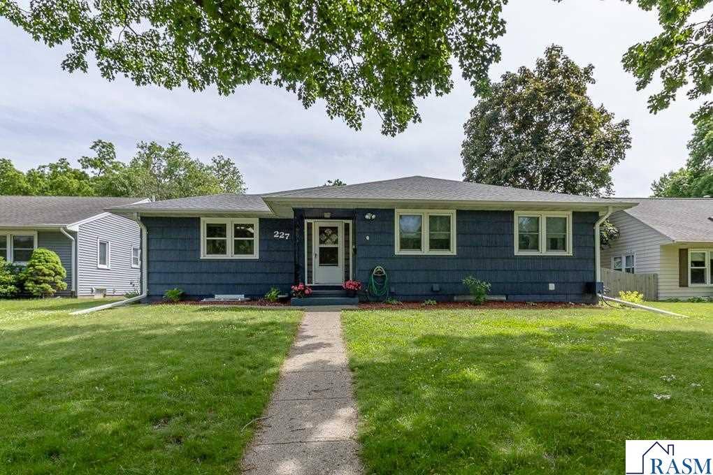227 Westwood Drive, Mankato, MN 56001