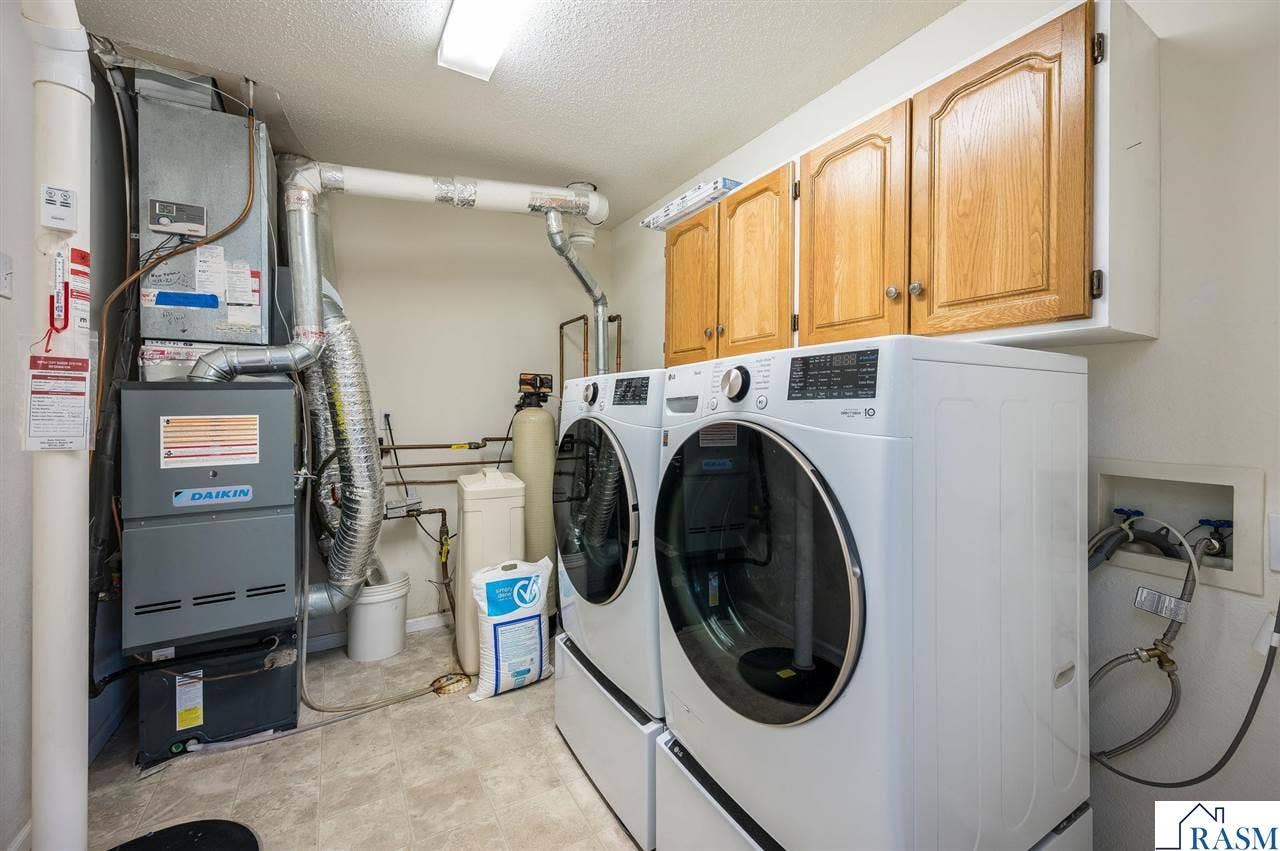 122 Oxford Path, Mankato, MN 56001