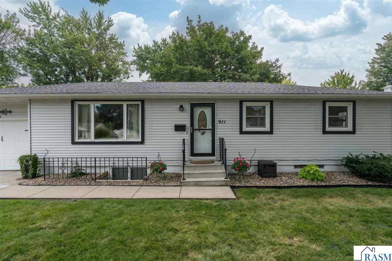 911 Pfau Street, Mankato, MN 56001
