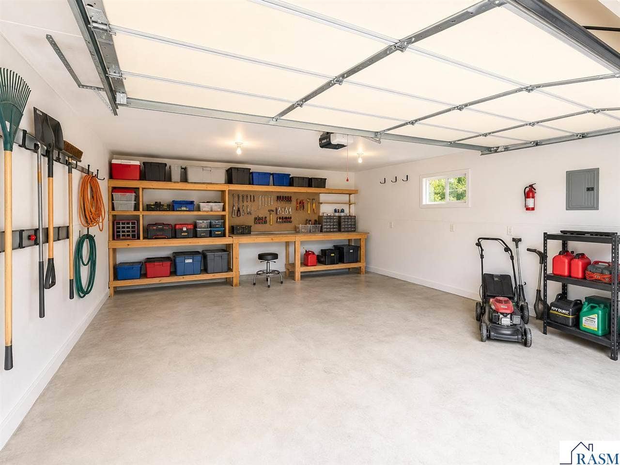 Garage AI staged