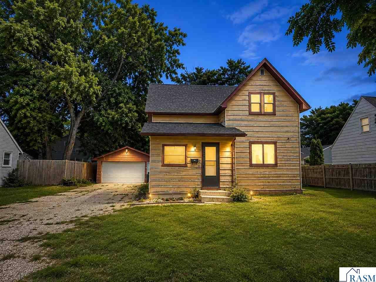 AI image of evening photo of home.