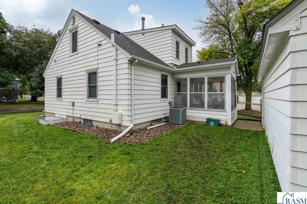 1204 N 4th Street, Mankato, MN 56001