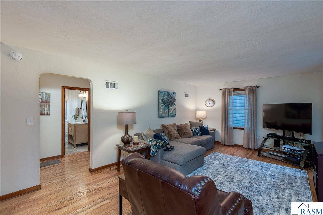 1204 N 4th Street, Mankato, MN 56001