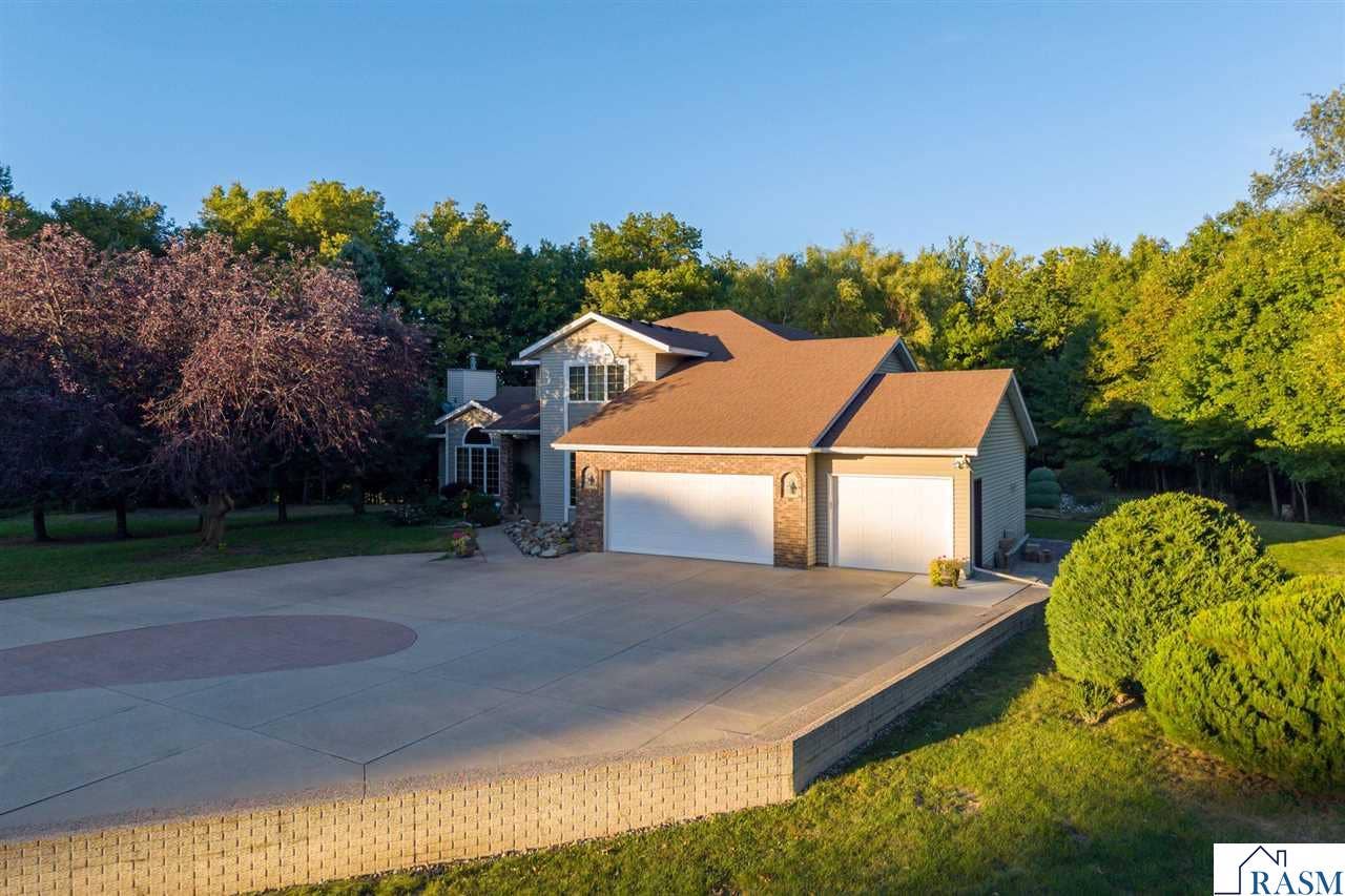 38102 Honeysuckle Lane, North Mankato, MN 56003