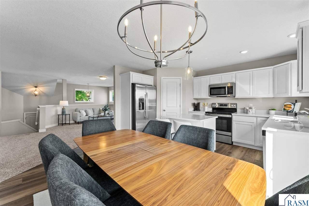 2025 Aster Lane, Mankato, MN 56001