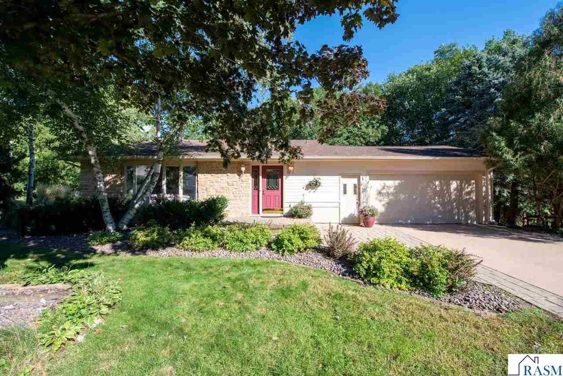 2 Capri Drive, Mankato, MN 56001 | MLS # 267041572