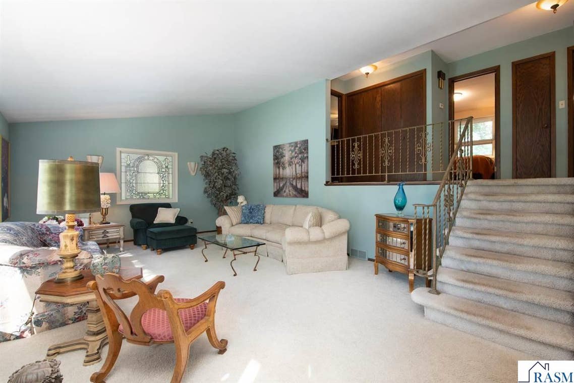 2 Capri Drive, Mankato, MN 56001 | MLS # 267041572