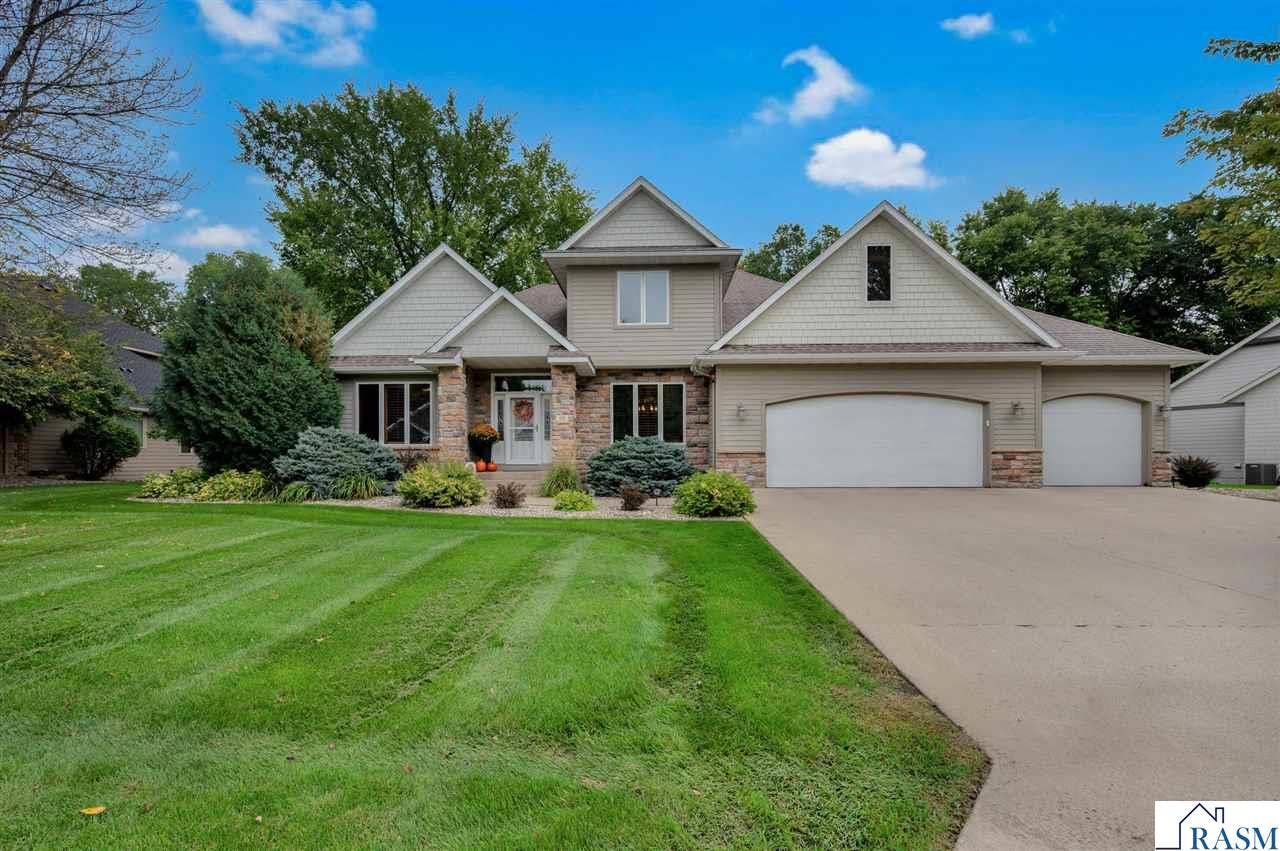 18 Newcastle Court, North Mankato, MN 56003