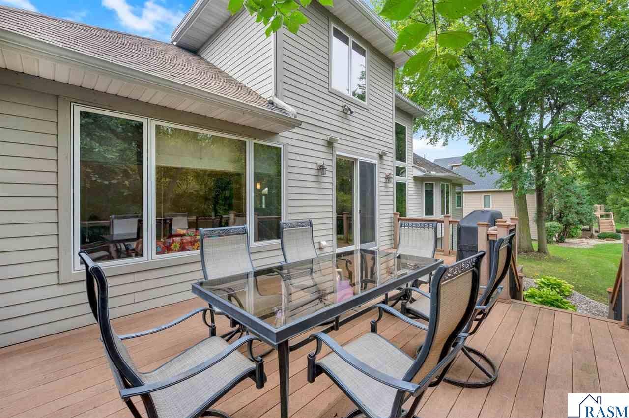 18 Newcastle Court, North Mankato, MN 56003