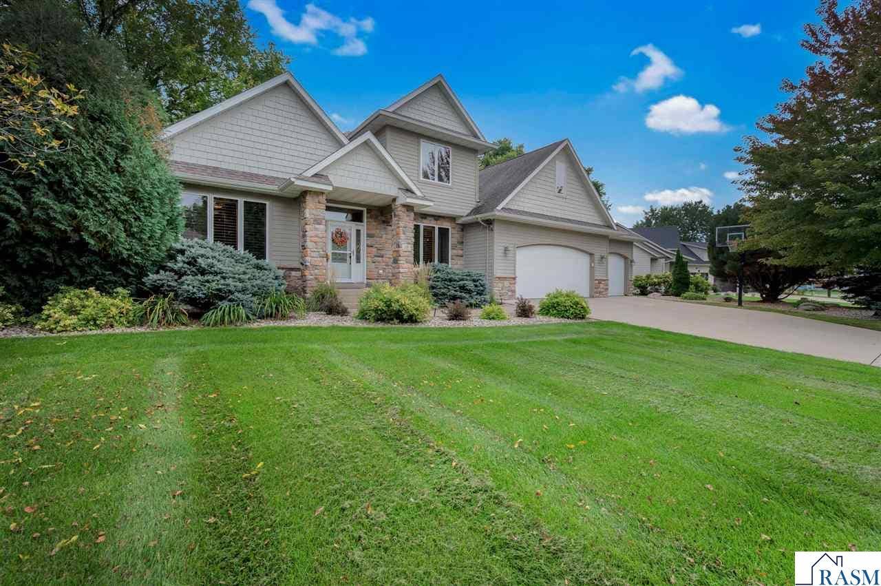 18 Newcastle Court, North Mankato, MN 56003