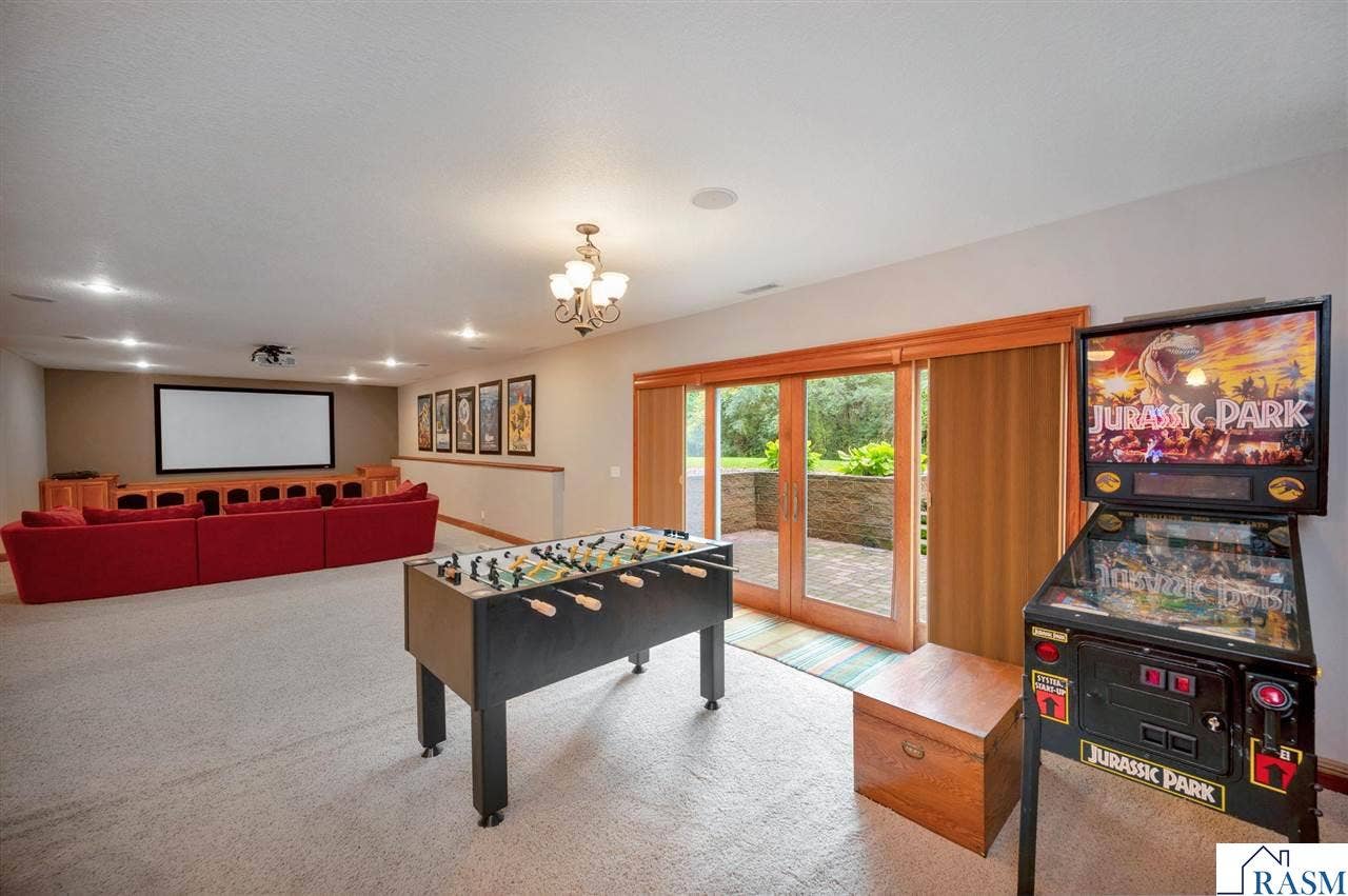 18 Newcastle Court, North Mankato, MN 56003